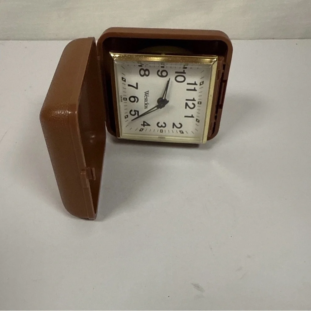 Westclox Vintage 60s Wind-Up Alarm Clock Desk Table Travel Office Mechanical - Picture 5 of 5